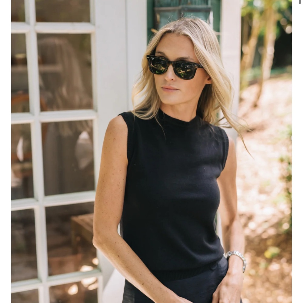 Julia Amory Tippi top black size small NEW